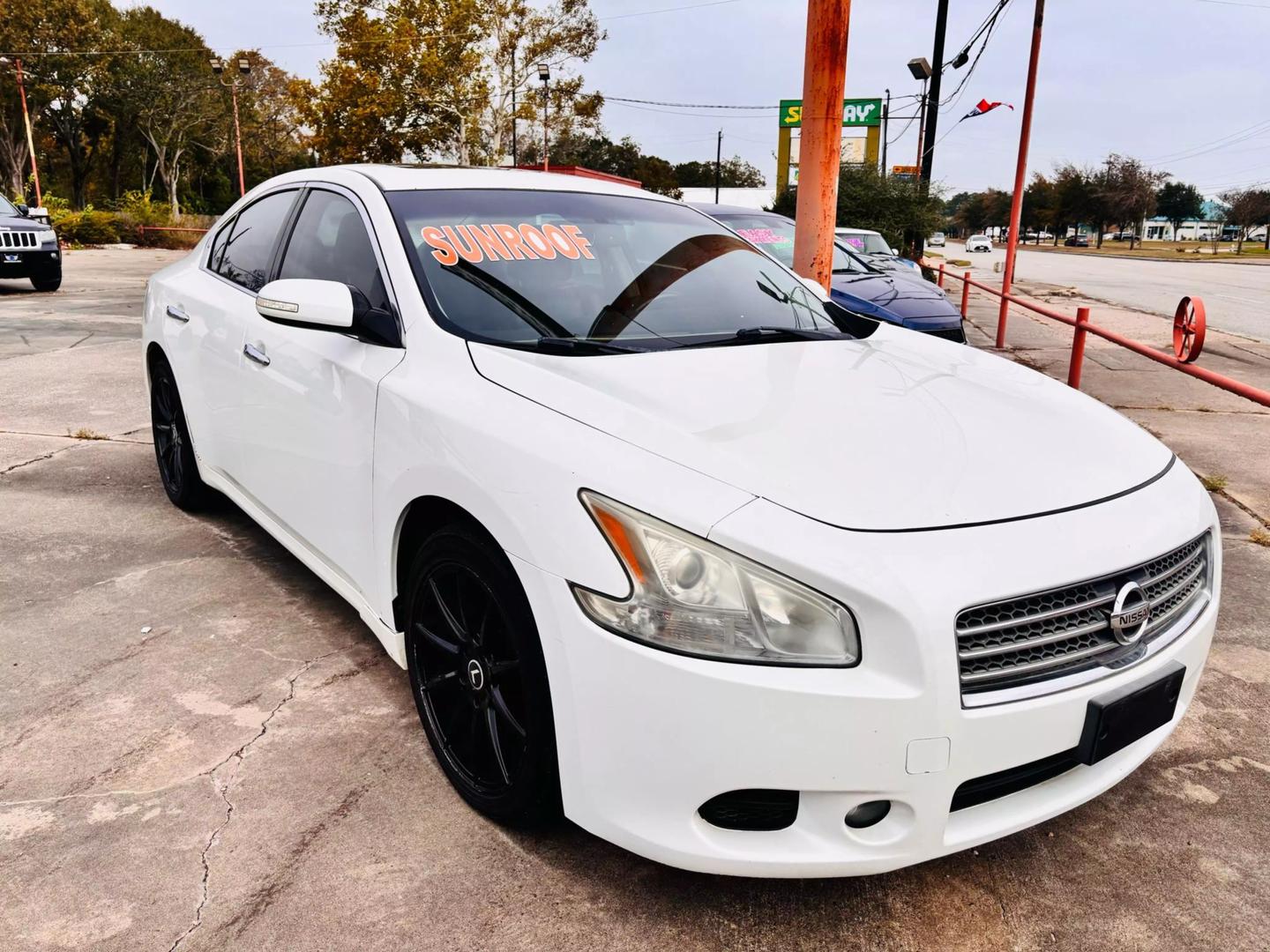 Nissan Maxima's photo