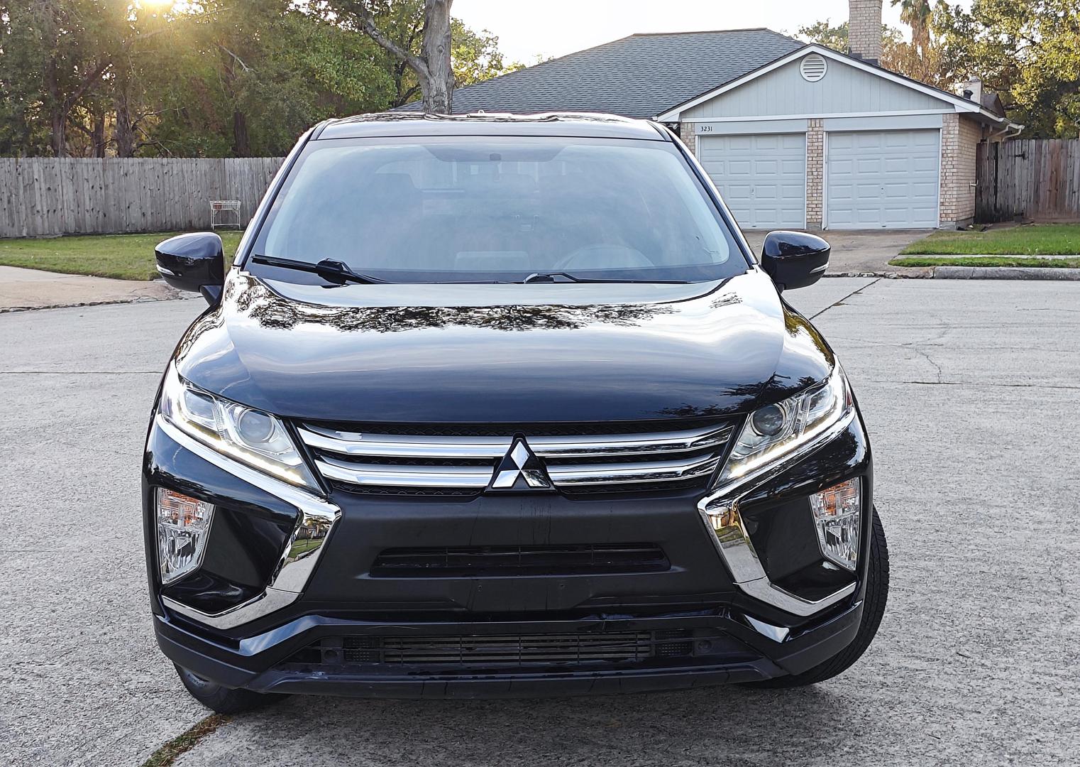 2020 Mitsubishi Eclipse Cross LE photo 2