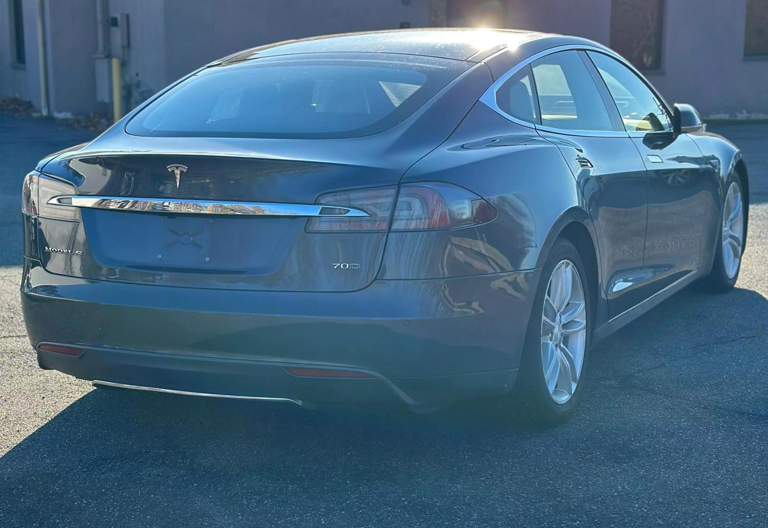 2015 Tesla Model S 85D photo 6