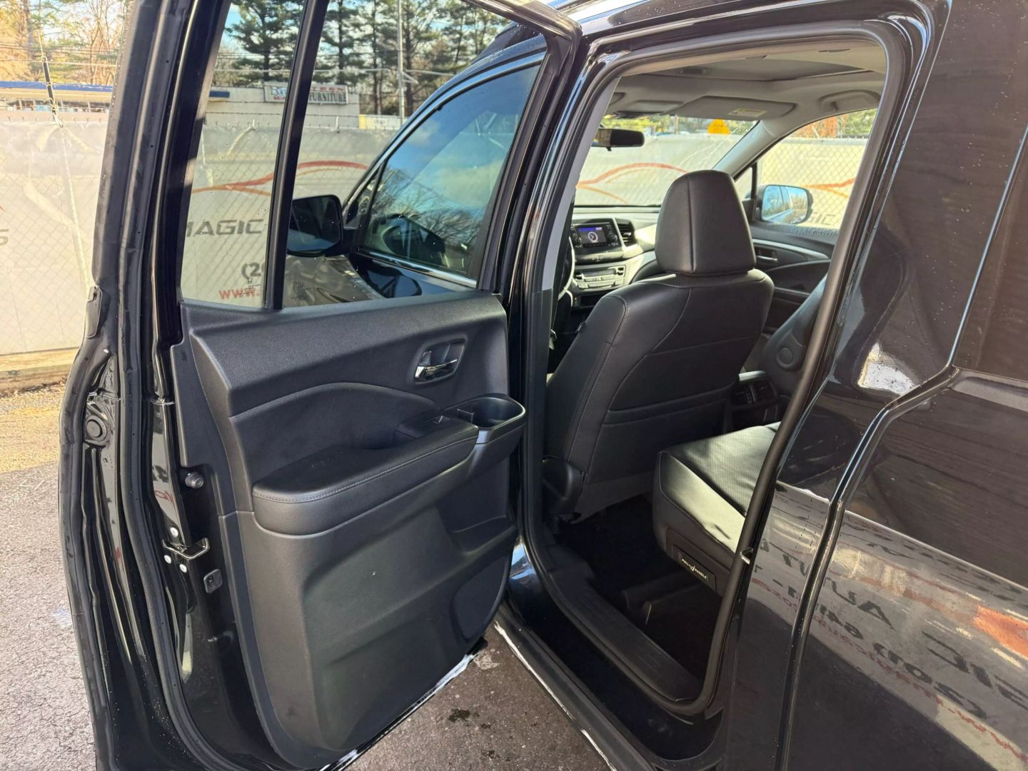 2019 Honda Ridgeline - Image 17