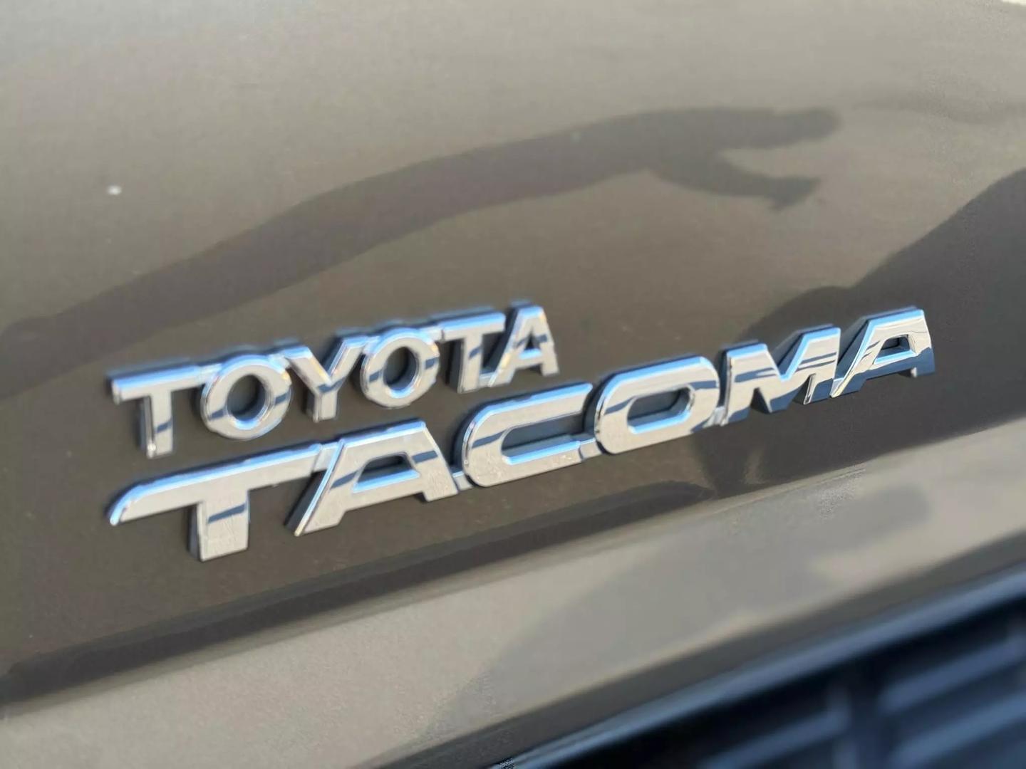 2010 Toyota Tacoma Base photo 19