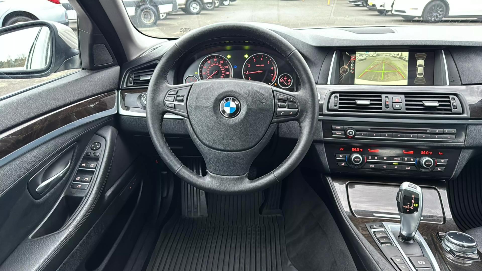 2014 BMW 5 Series 528i photo 15