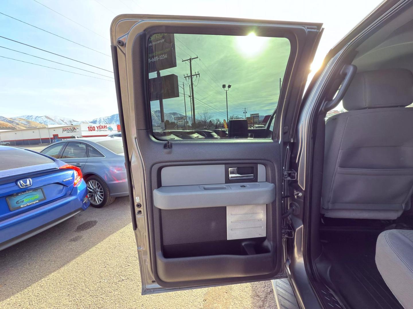 2013 Ford F-150 XLT photo 22