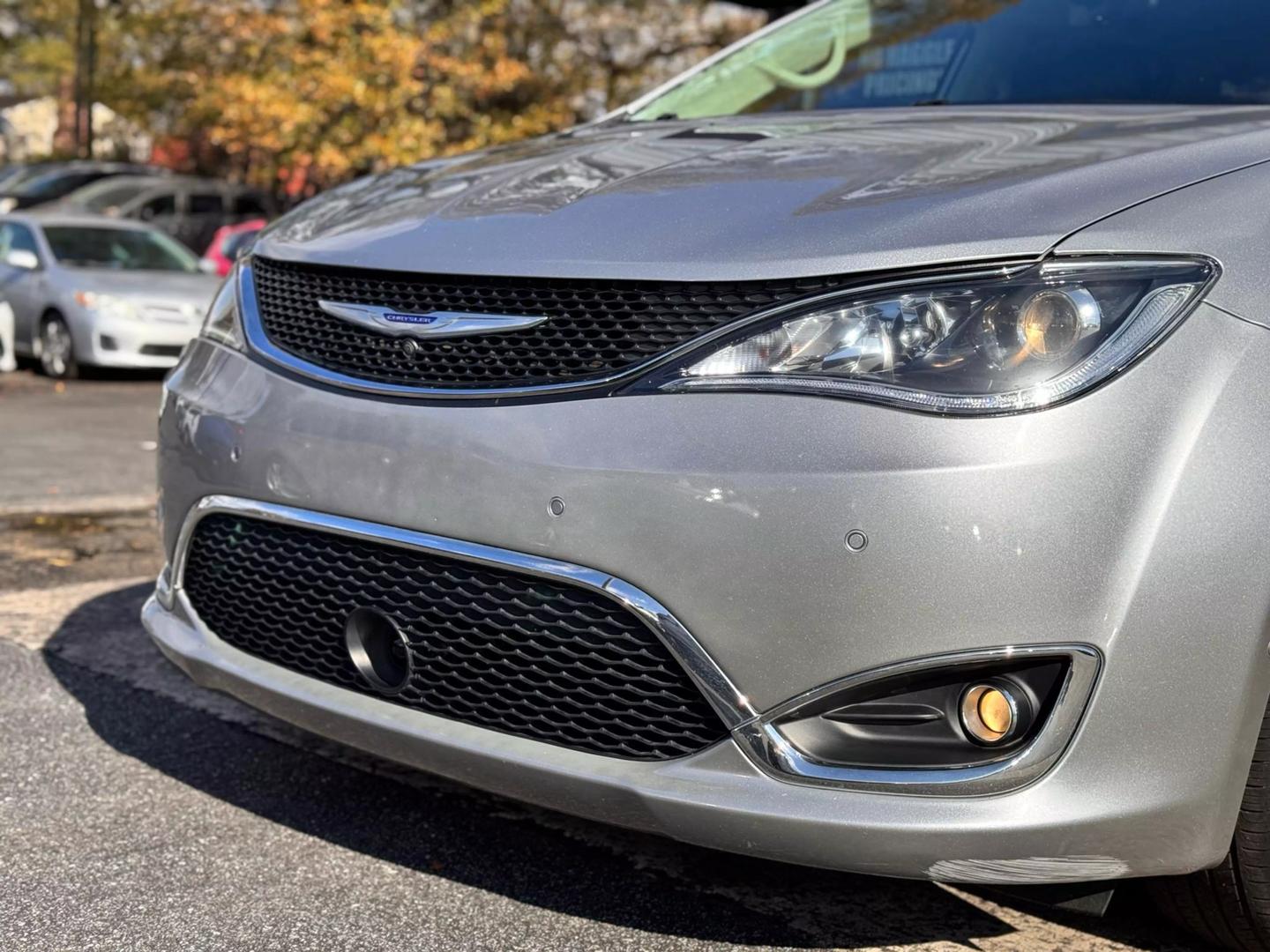 2018 Chrysler Pacifica Touring L photo 12