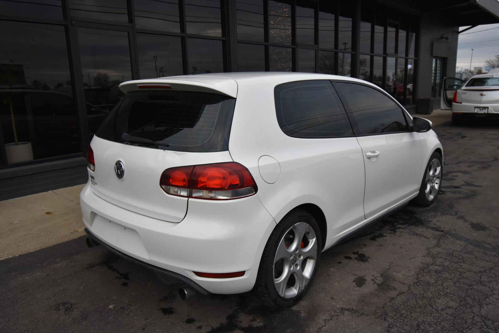 2010 Volkswagen GTI Base photo 6