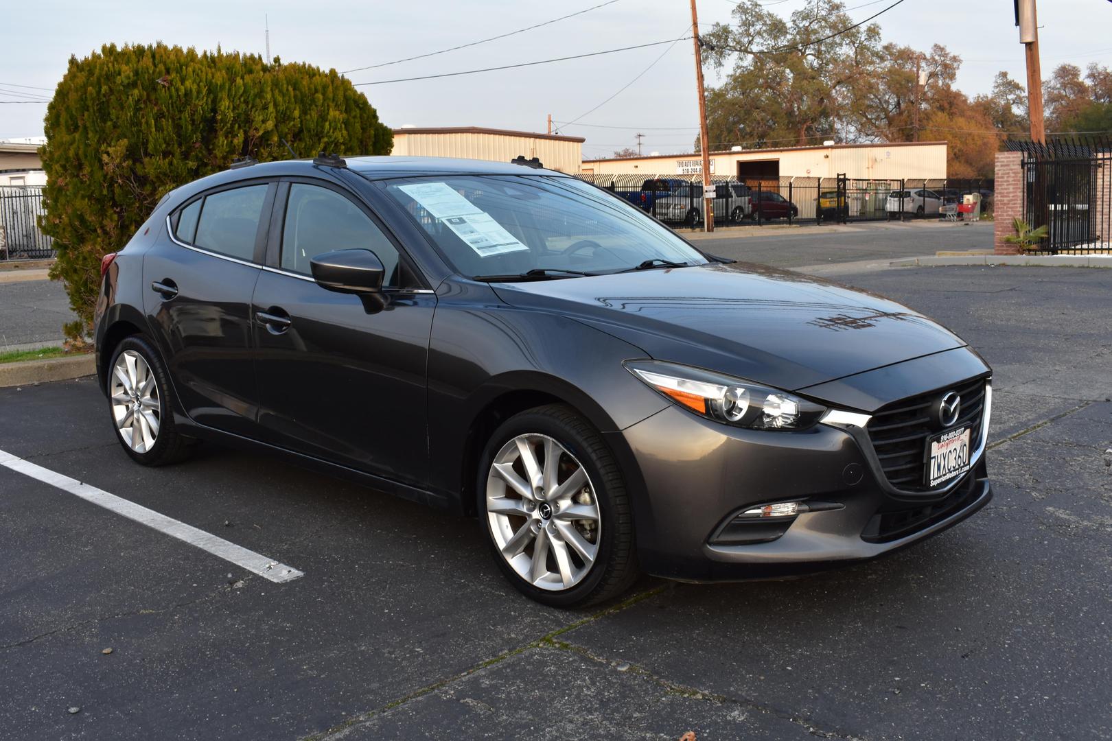 2017 Mazda Mazda3 Touring photo 2