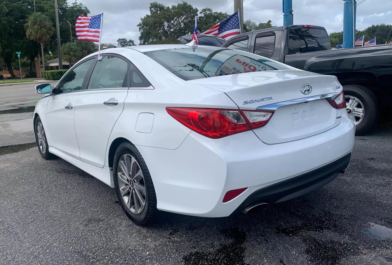 2014 Hyundai Sonata SE photo 8