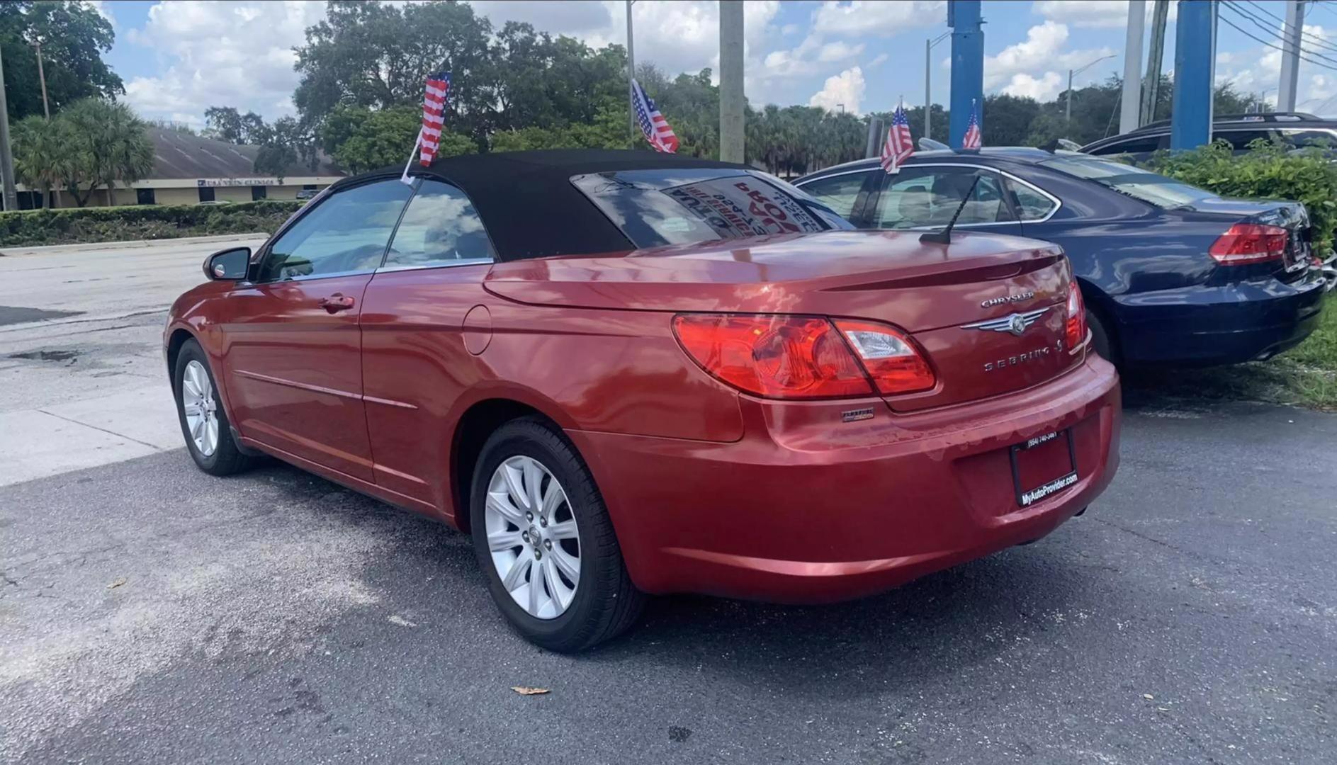 2010 Chrysler Sebring Touring photo 8