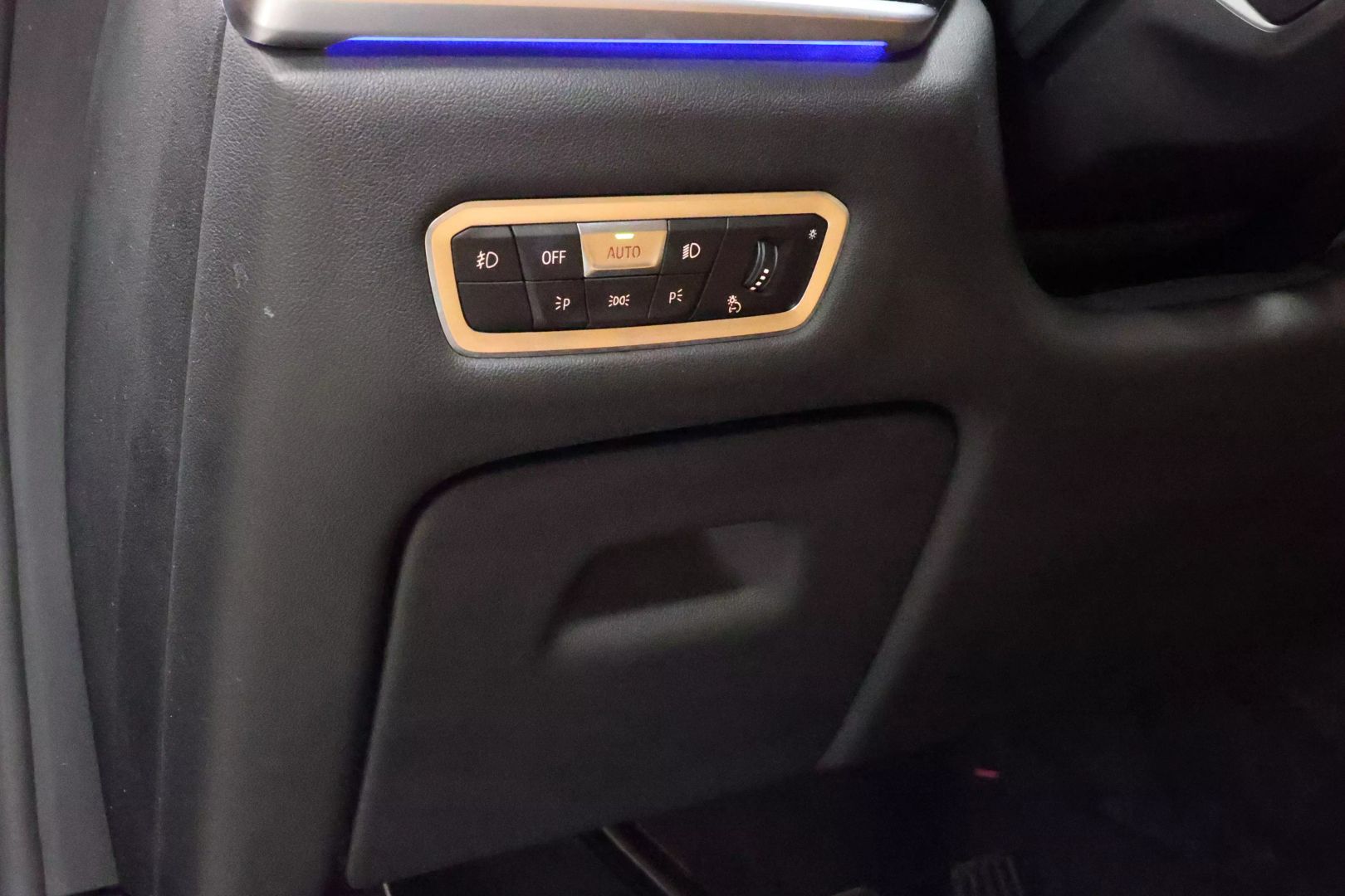 2022 Bmw X7 - Image 18