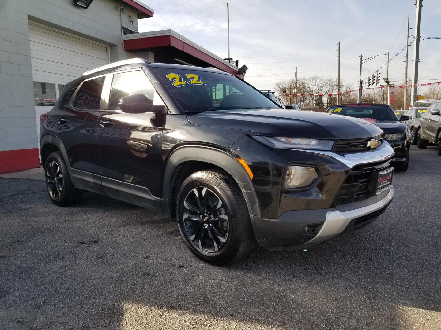 2022 Chevrolet Trailblazer LT photo 2