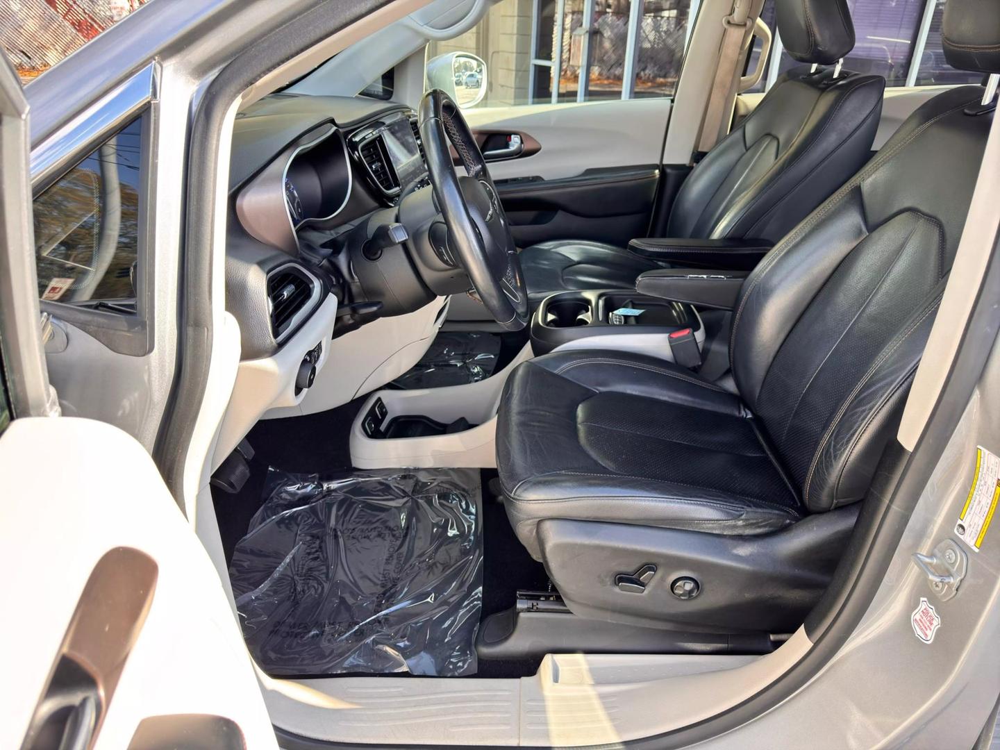 2018 Chrysler Pacifica Touring L photo 22