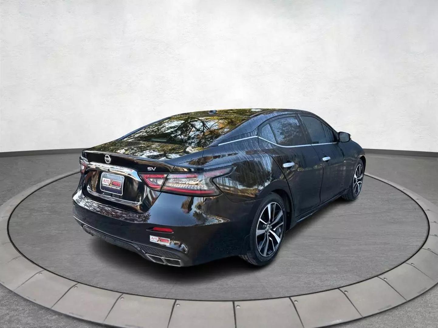 2021 Nissan Maxima SV photo 3