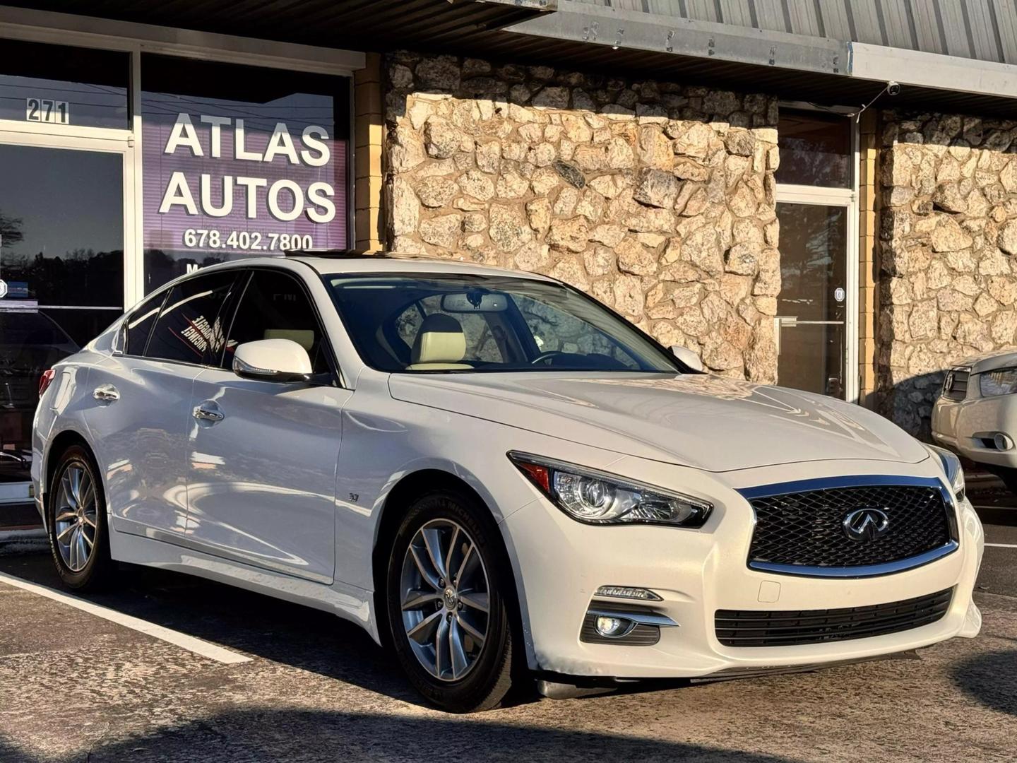 2015 INFINITI Q50 Premium photo 9