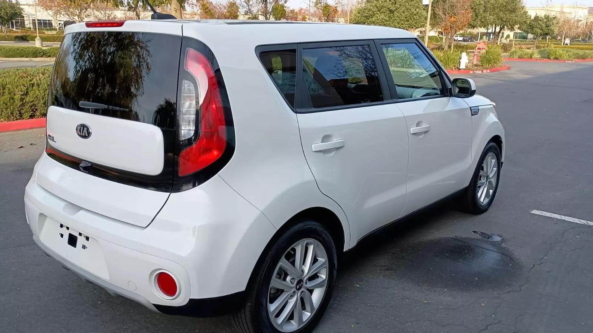 2019 Kia Soul + photo 7