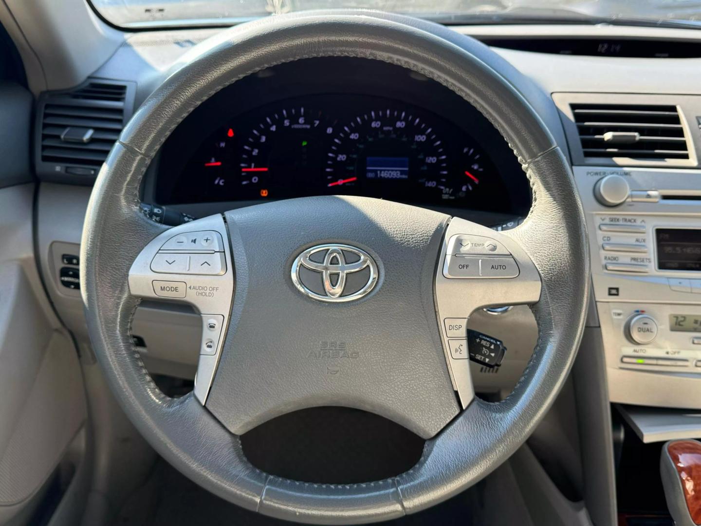 2011 Toyota Camry LE photo 13