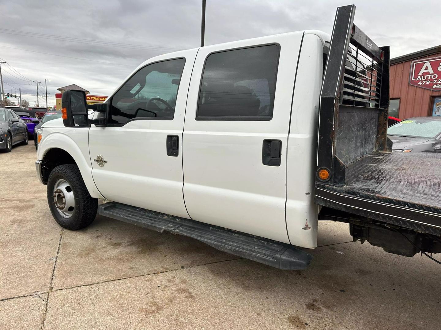 2015 Ford F-350 Super Duty Chassis Cab XL photo 12