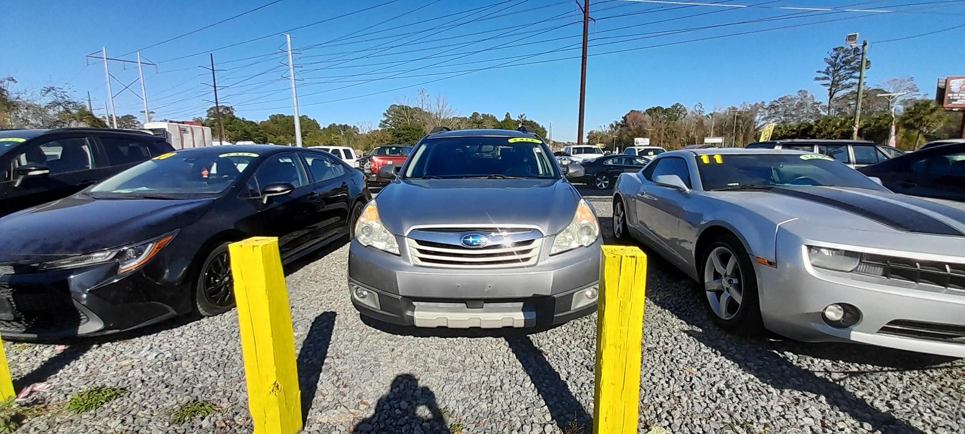 2010 Subaru Outback I Limited photo 2