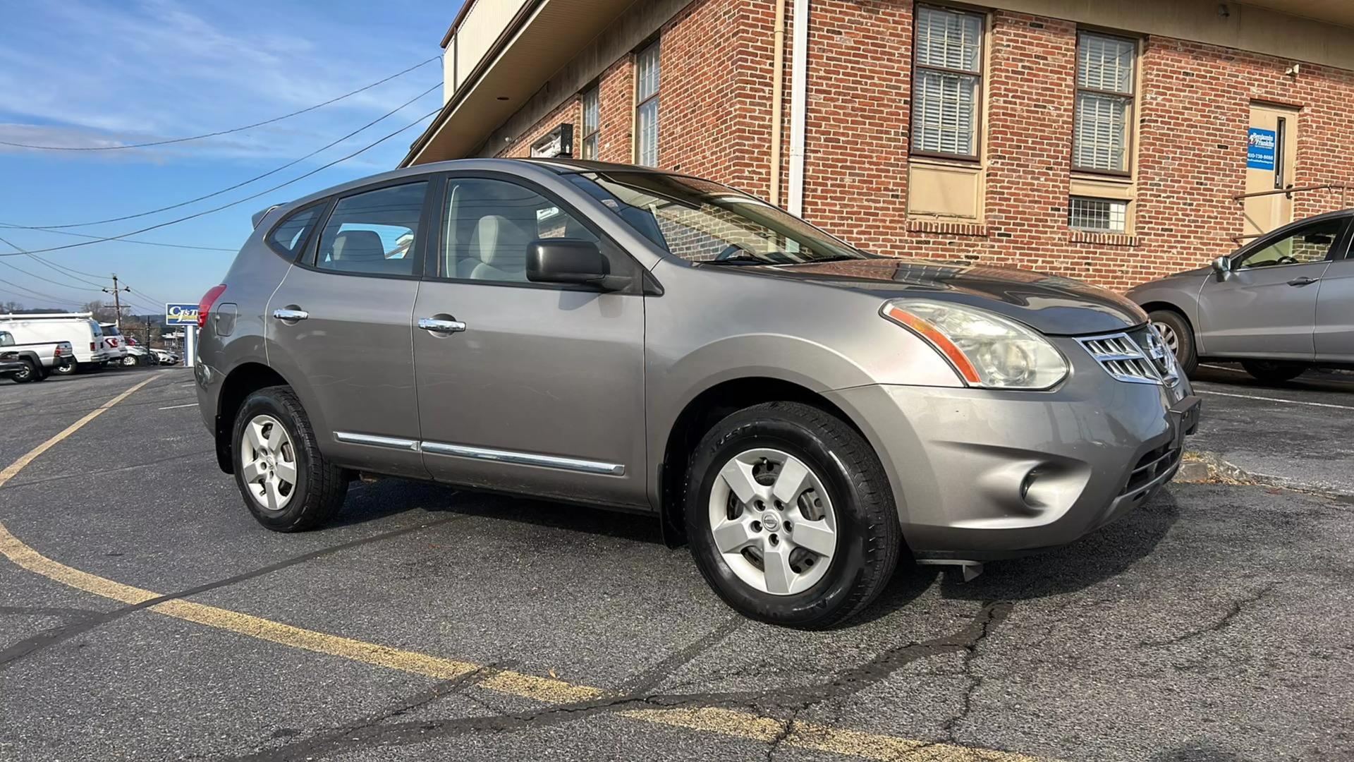 2011 Nissan Rogue S photo 22