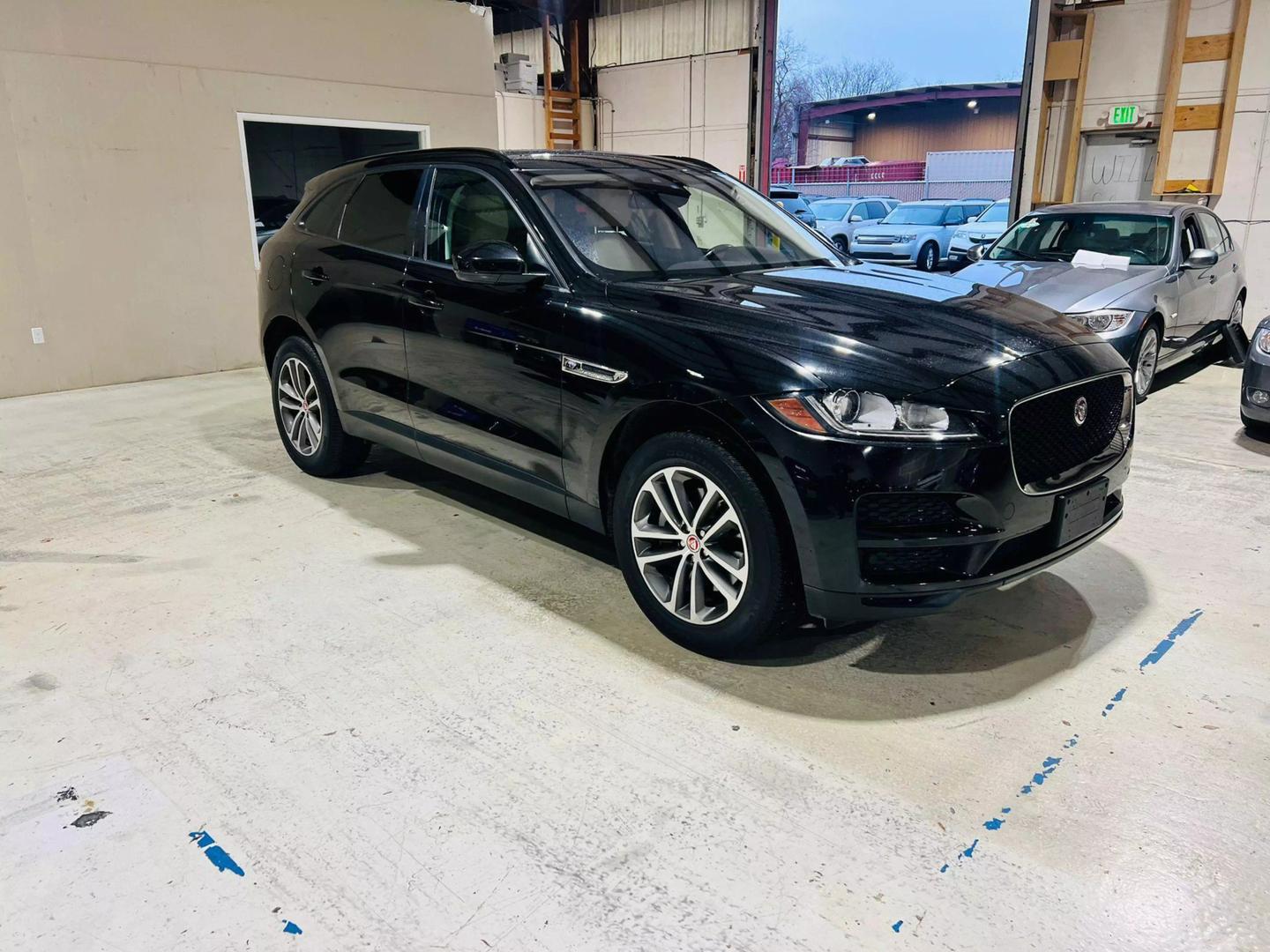 2017 Jaguar F-Pace Premium photo 12