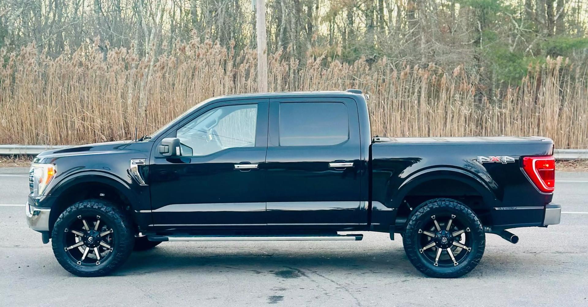 2022 Ford F-150 XLT photo 9