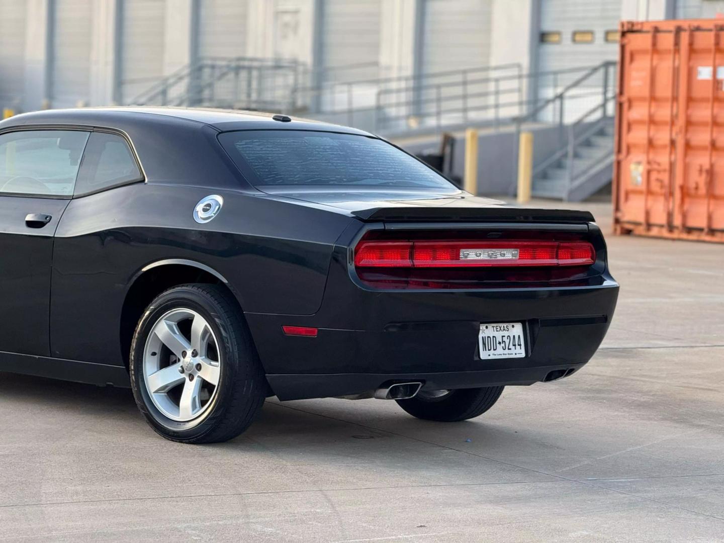 2014 Dodge Challenger R/T photo 8