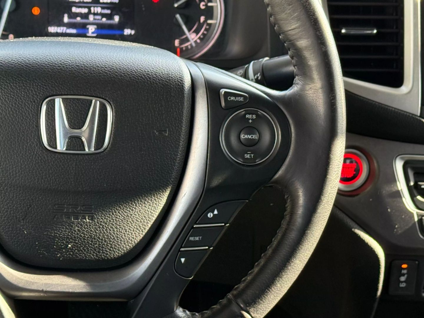 2019 Honda Ridgeline - Image 34