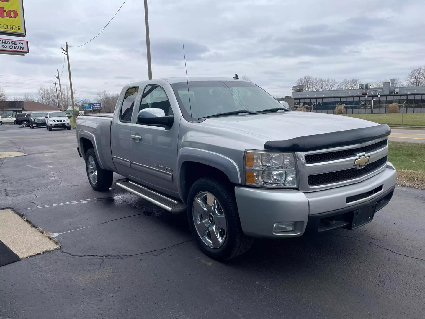 2010 Chevrolet Silverado 1500 LTZ photo 3