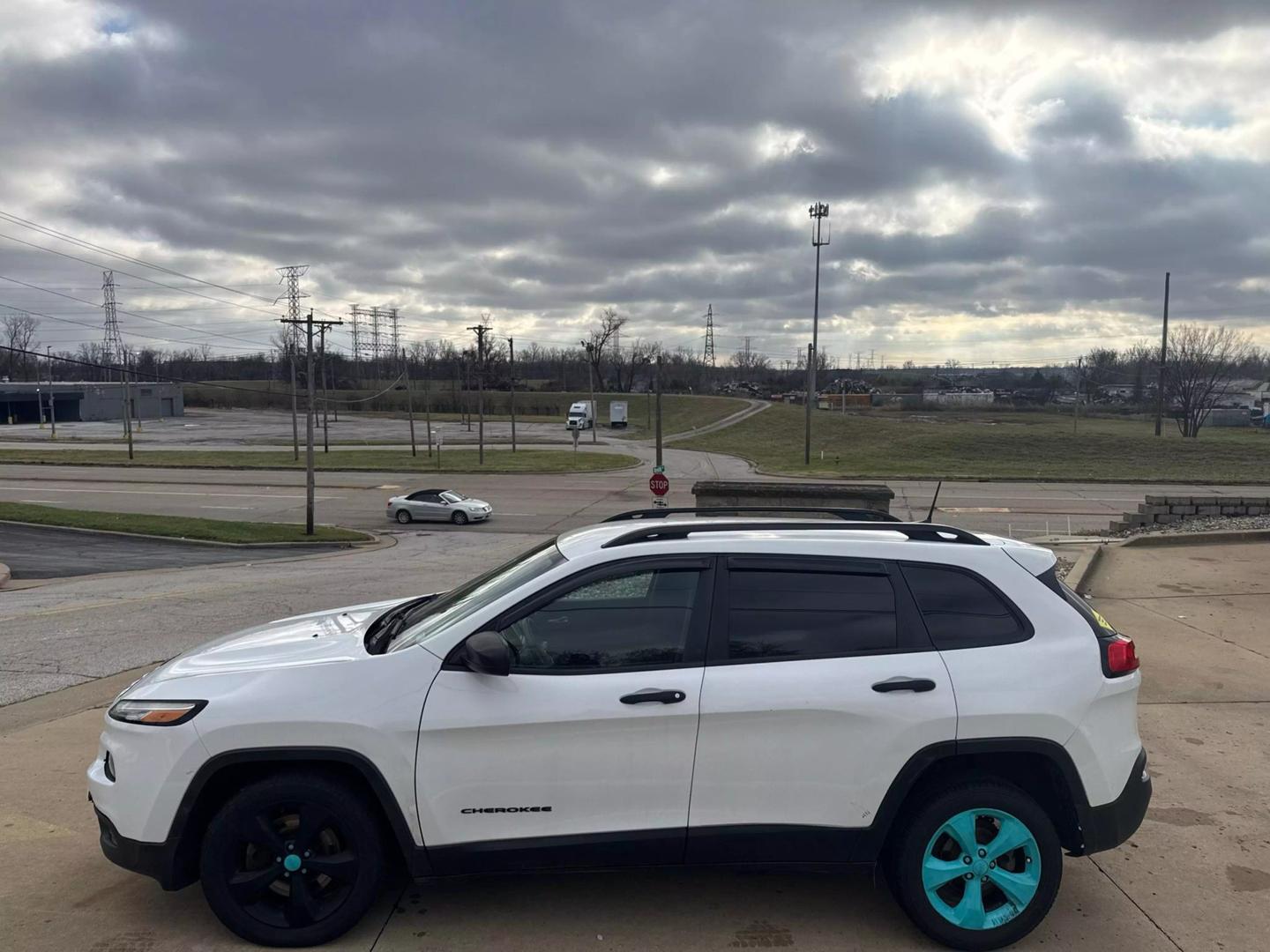 2016 Jeep Cherokee Sport Altitude photo 4