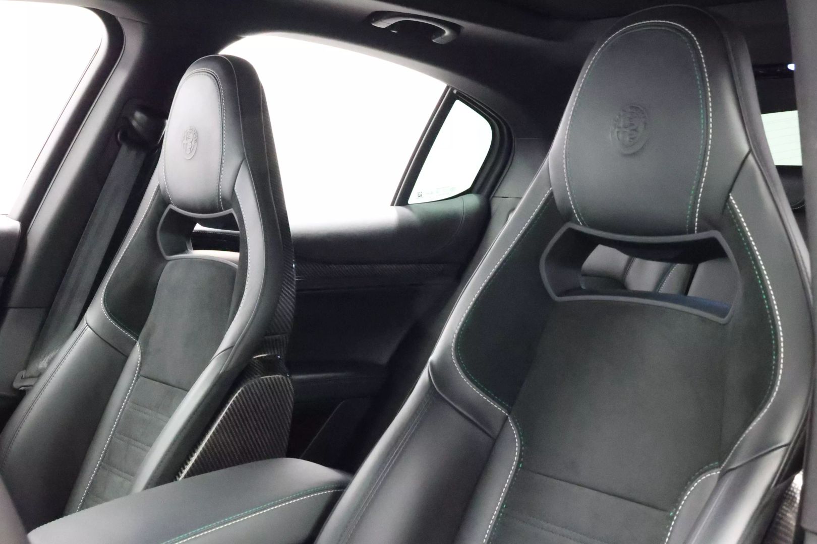 2022 Alfa Romeo Stelvio - Image 15