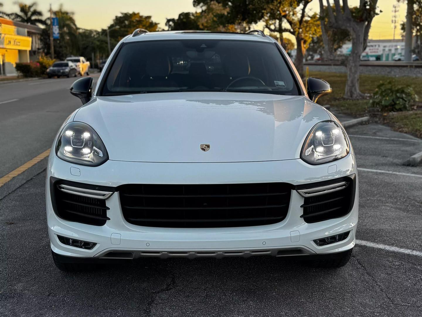 2016 Porsche Cayenne GTS photo 3