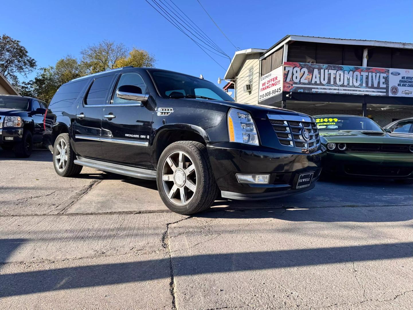 Cadillac Escalade ESV's photo