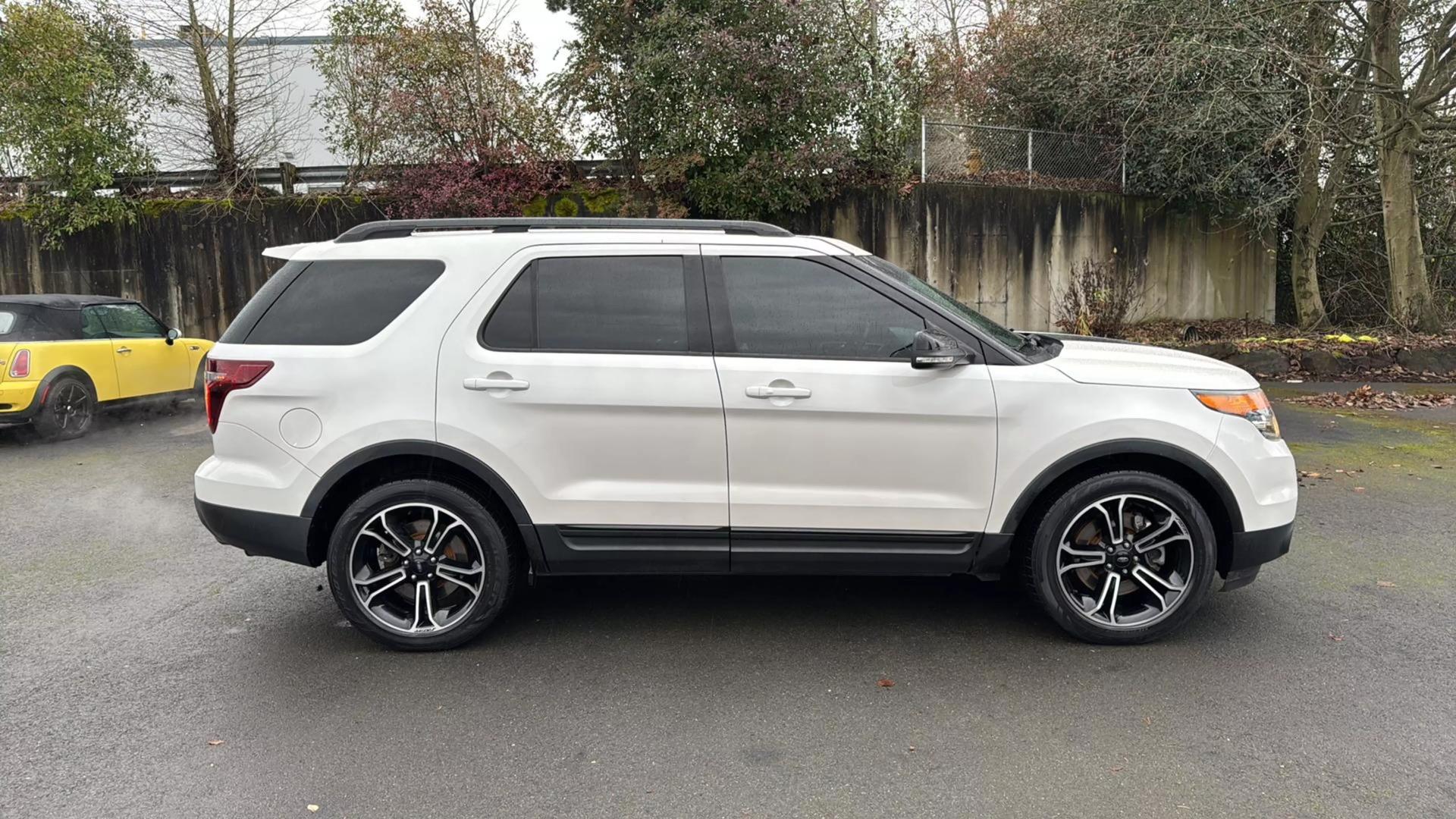 2015 Ford Explorer Sport photo 8