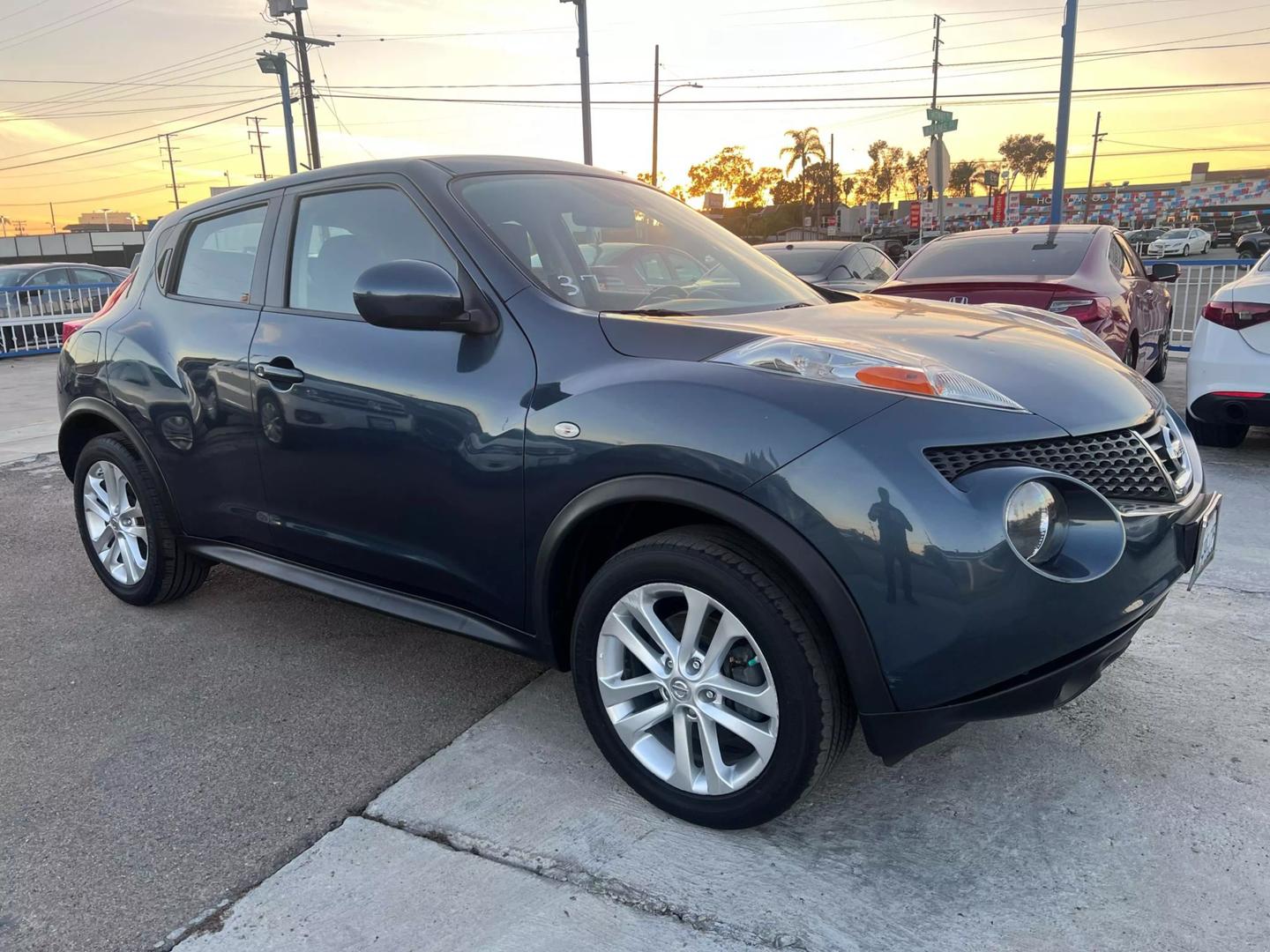 2014 Nissan JUKE S photo 3