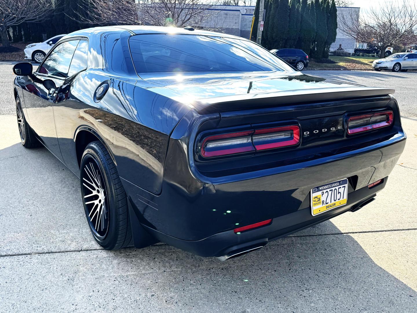 2017 Dodge Challenger R/T photo 6