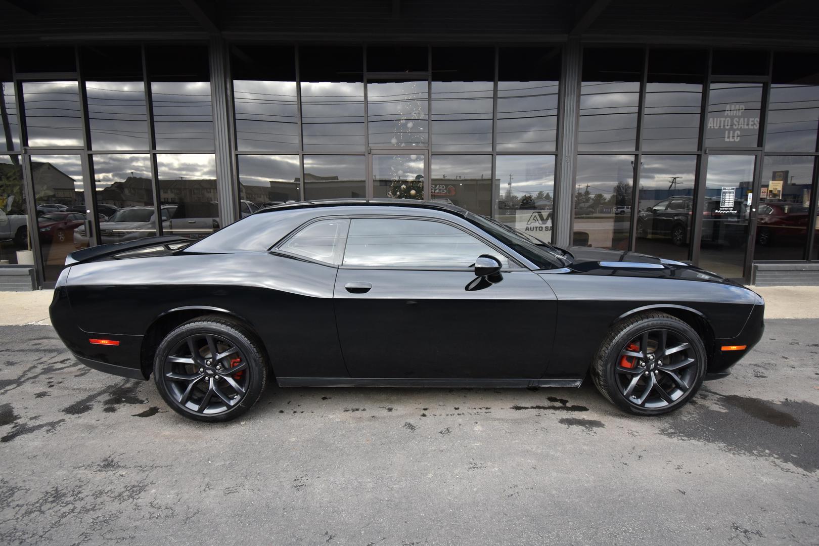 2023 Dodge Challenger SXT photo 7