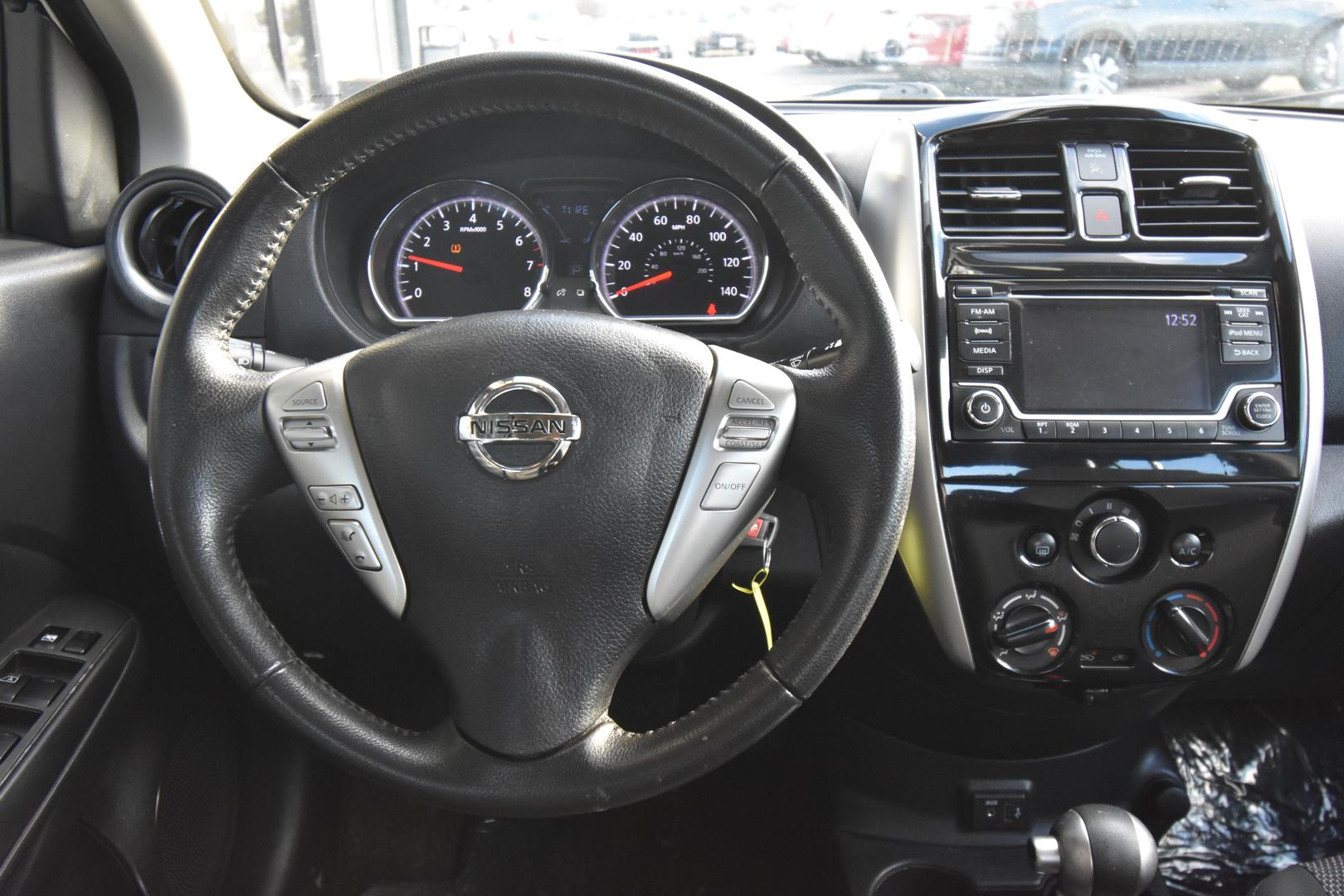 2018 Nissan Versa Sedan SV photo 14