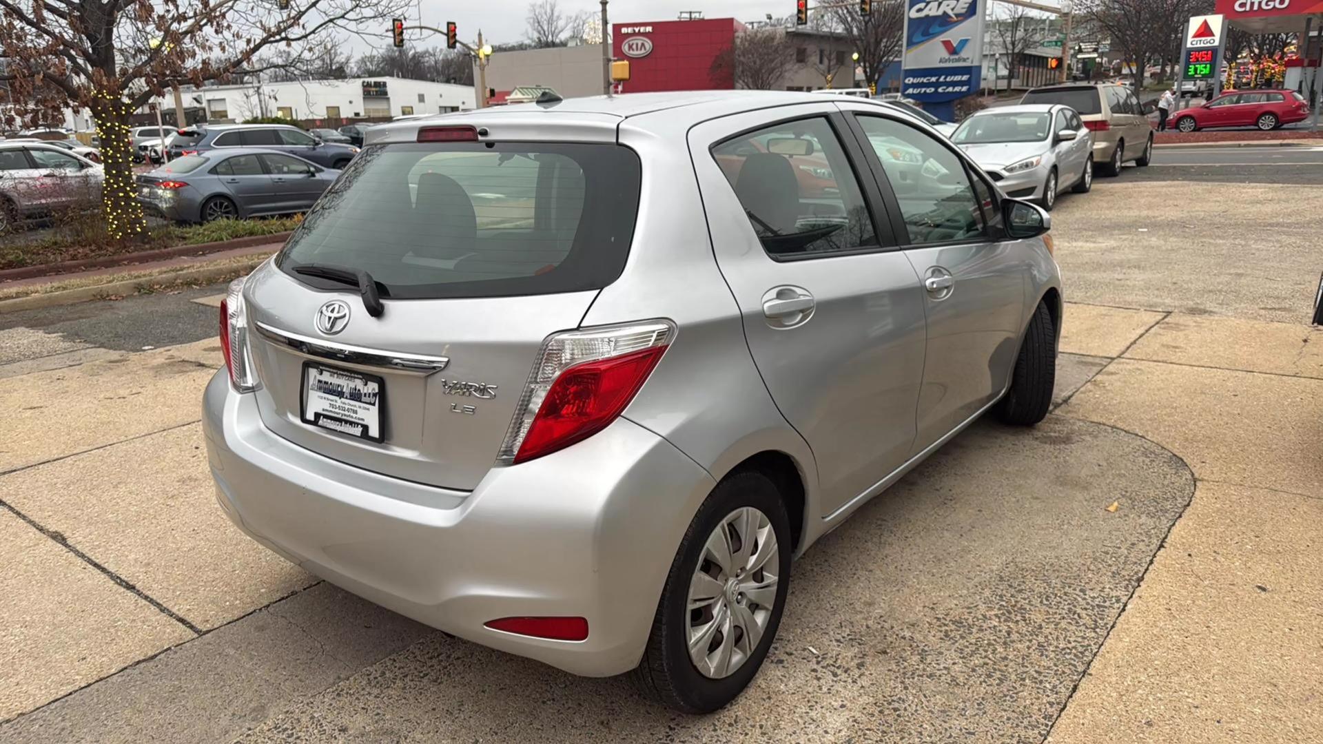 2012 Toyota Yaris L photo 15