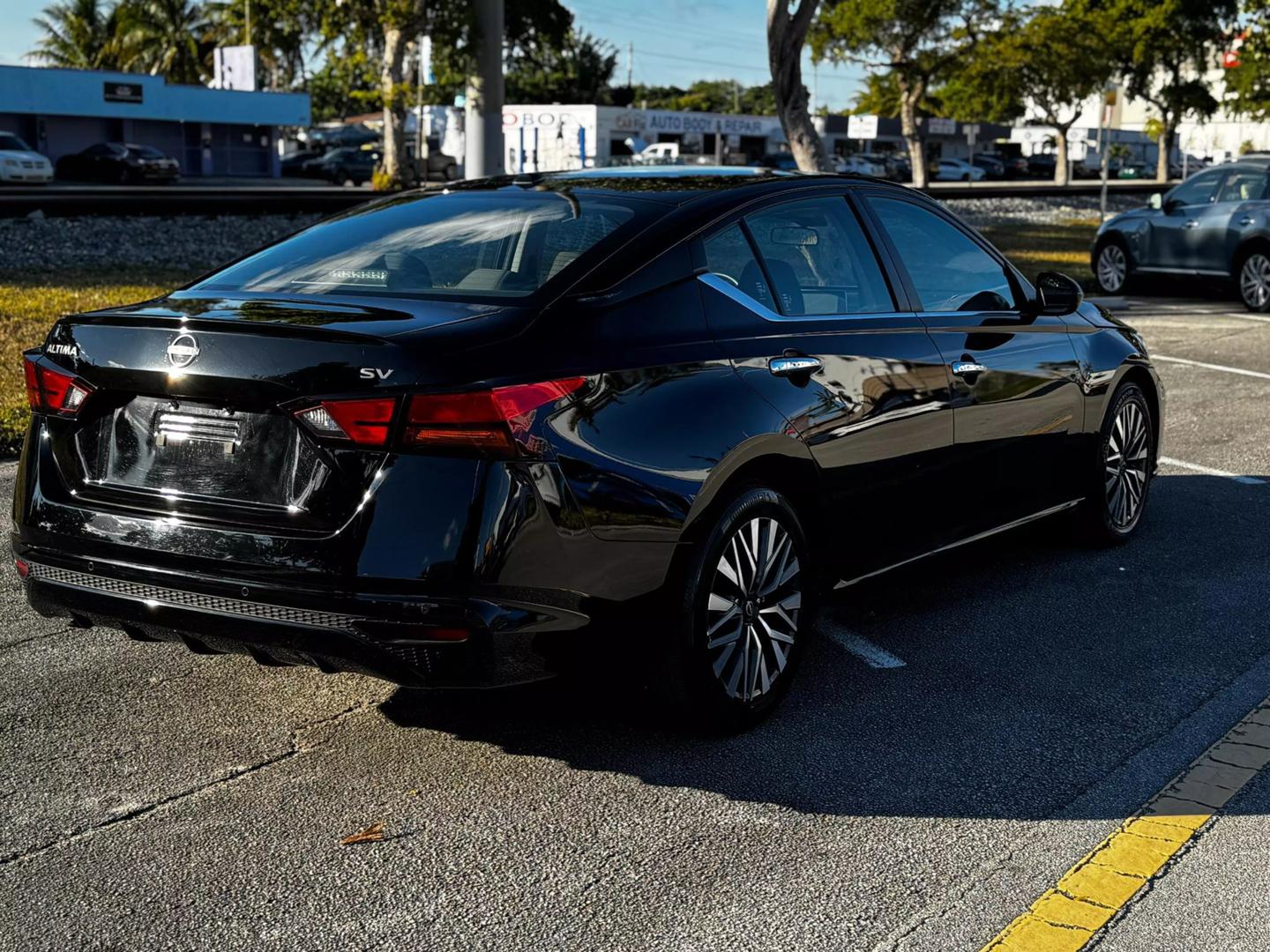 2023 Nissan Altima SV photo 7