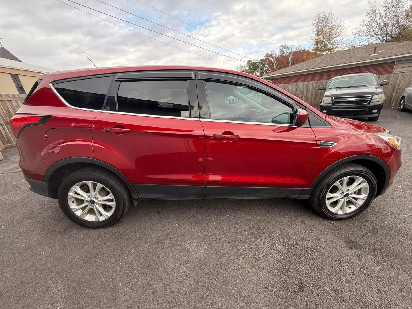 2019 Ford Escape SE photo 4