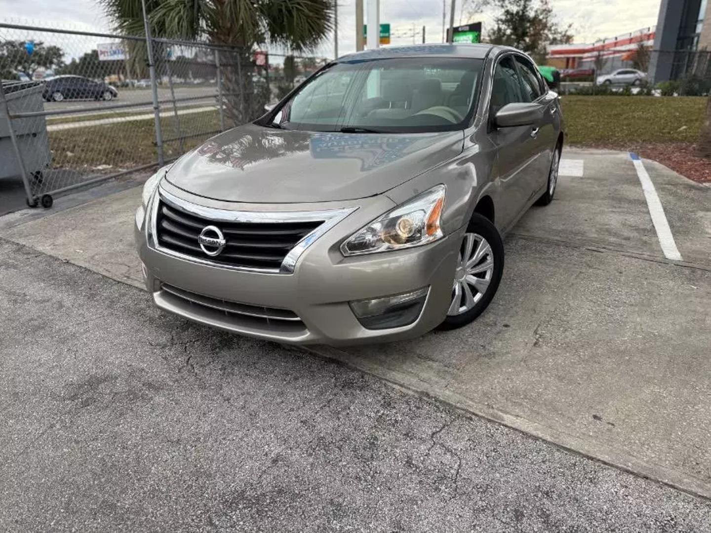 2013 Nissan Altima Sedan S photo 1