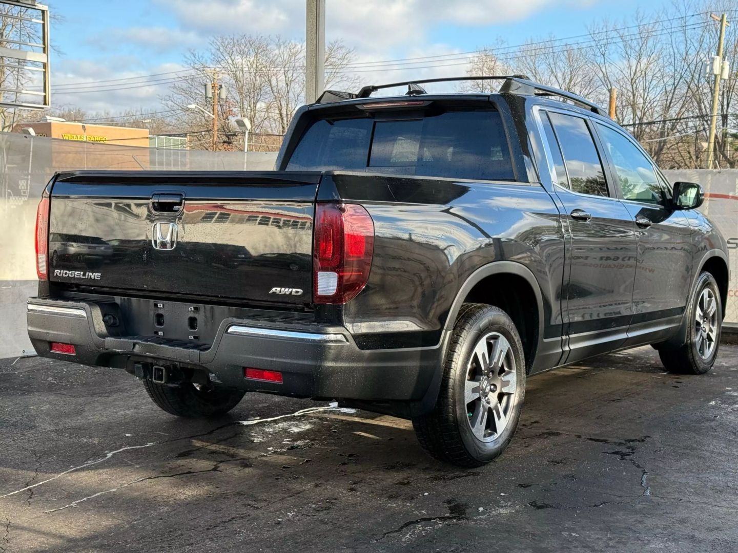 2019 Honda Ridgeline - Image 11