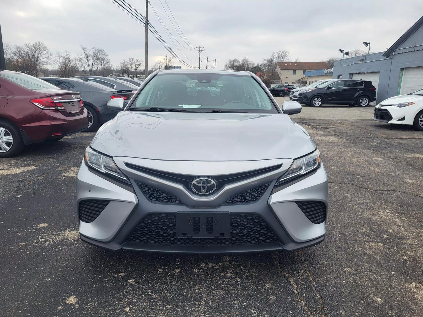 2020 Toyota Camry SE photo 2