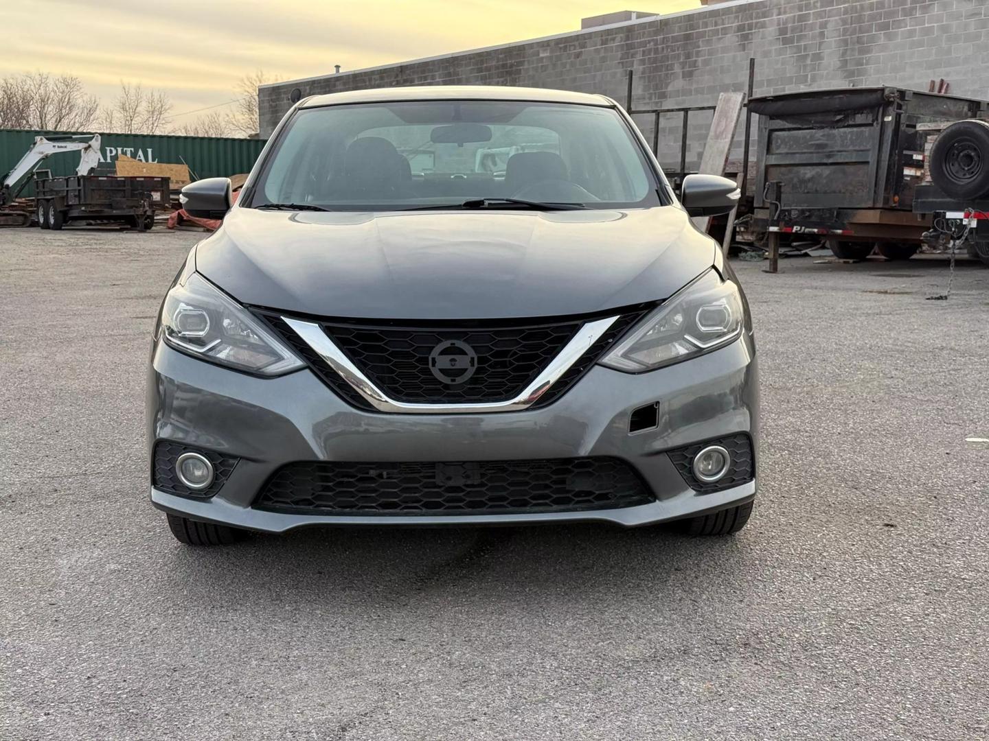 2016 Nissan Sentra SR photo 2