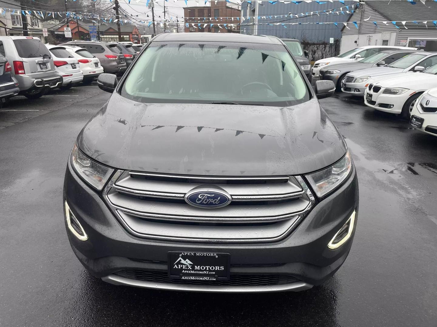 2015 Ford Edge Titanium photo 2