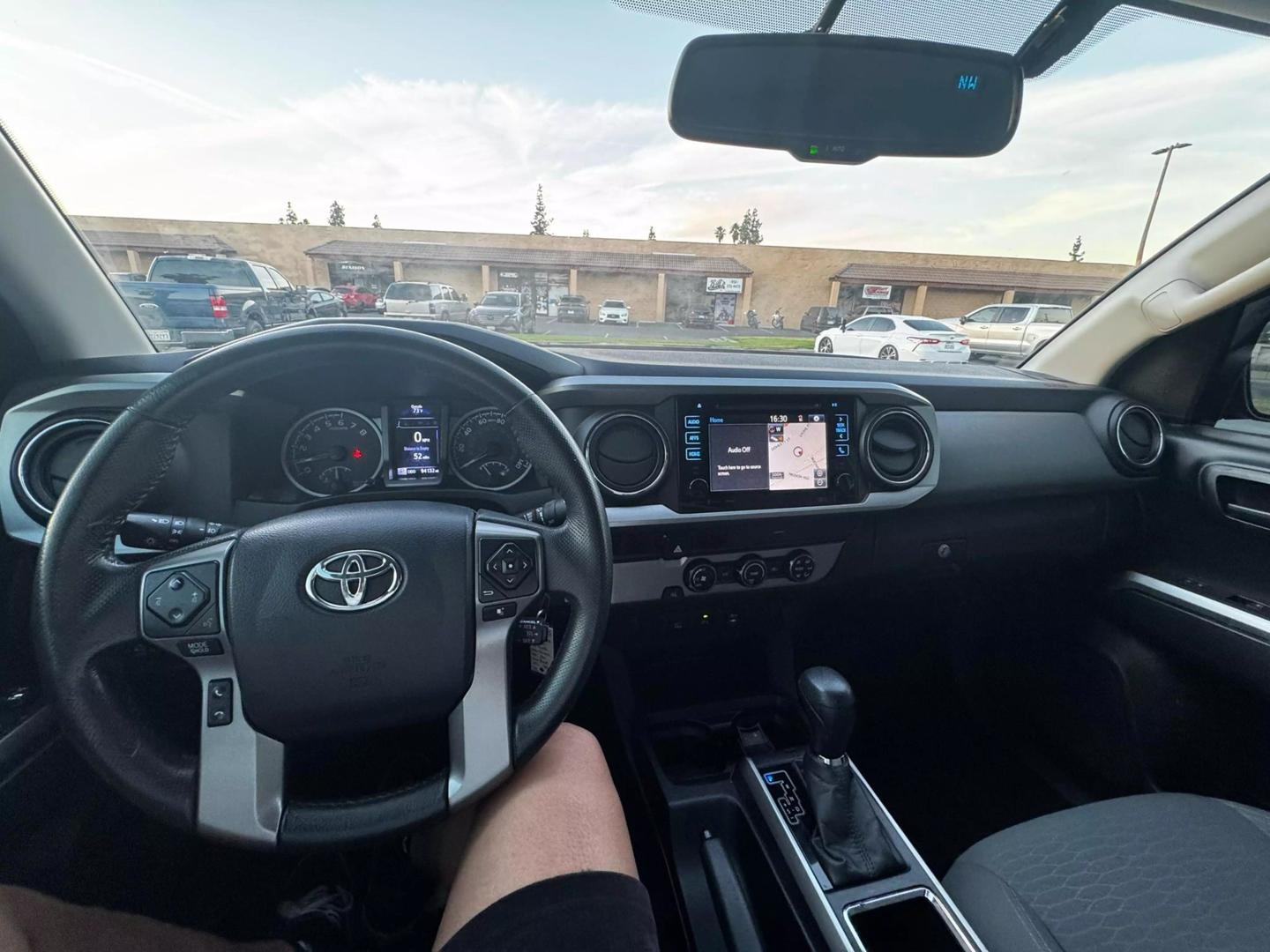 2017 Toyota Tacoma SR5 photo 40