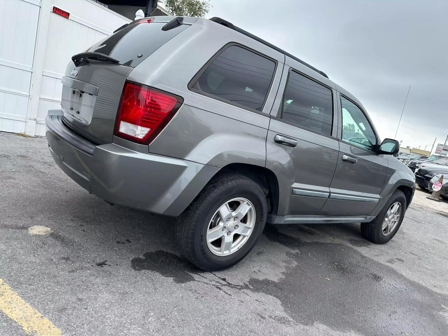 2007 Jeep Grand Cherokee Laredo photo 21