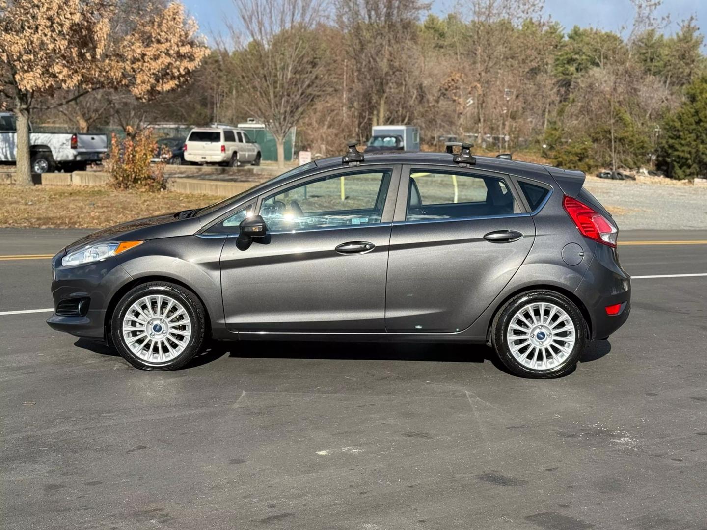 2015 Ford Fiesta Titanium photo 9