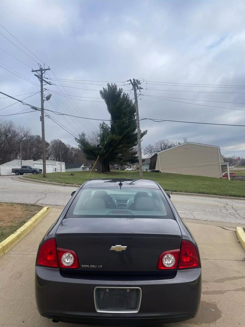 2011 Chevrolet Malibu 1LT photo 7