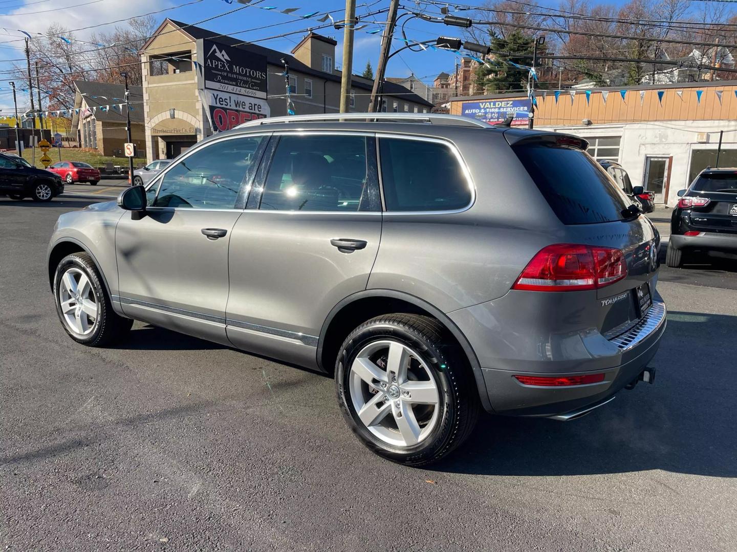 2014 Volkswagen Touareg Sport photo 8