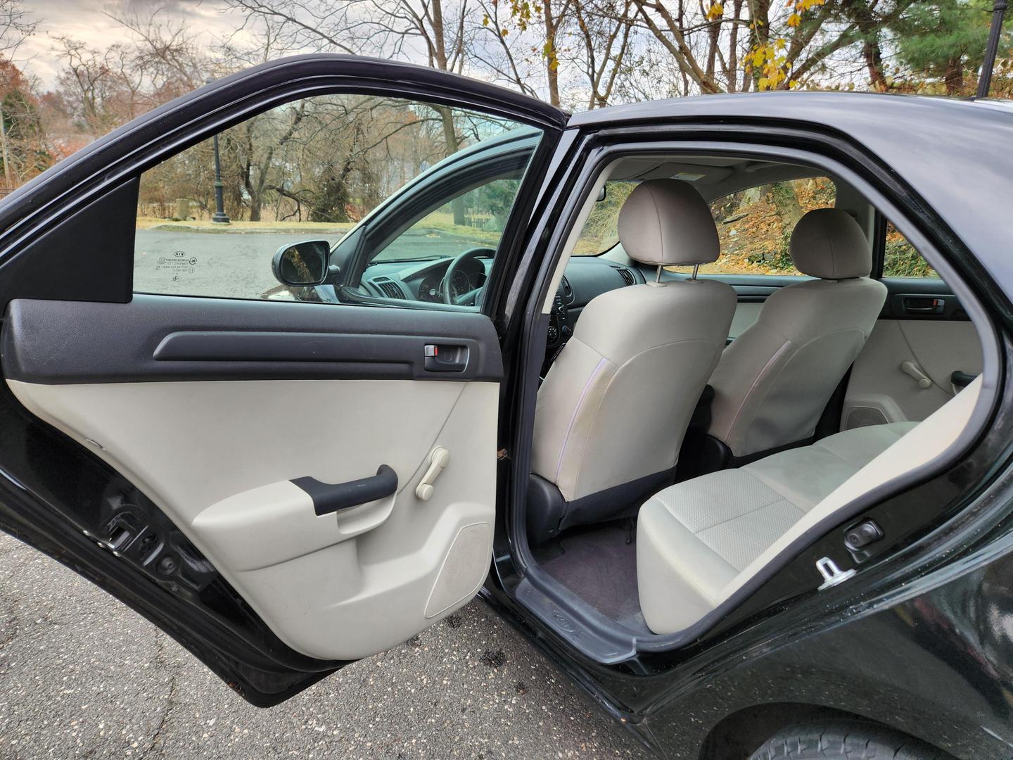 2011 Kia Forte LX photo 7